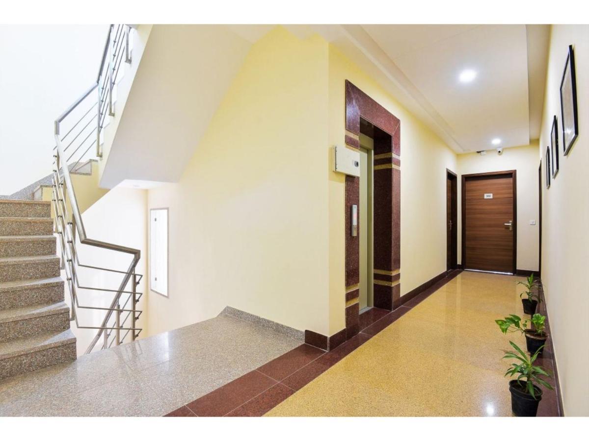 Bluo Studio1 Golf Course Road, Gym, Balcony Garden Gurgaon Bagian luar foto