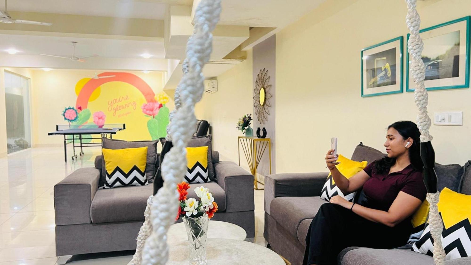 Bluo Studio1 Golf Course Road, Gym, Balcony Garden Gurgaon Bagian luar foto