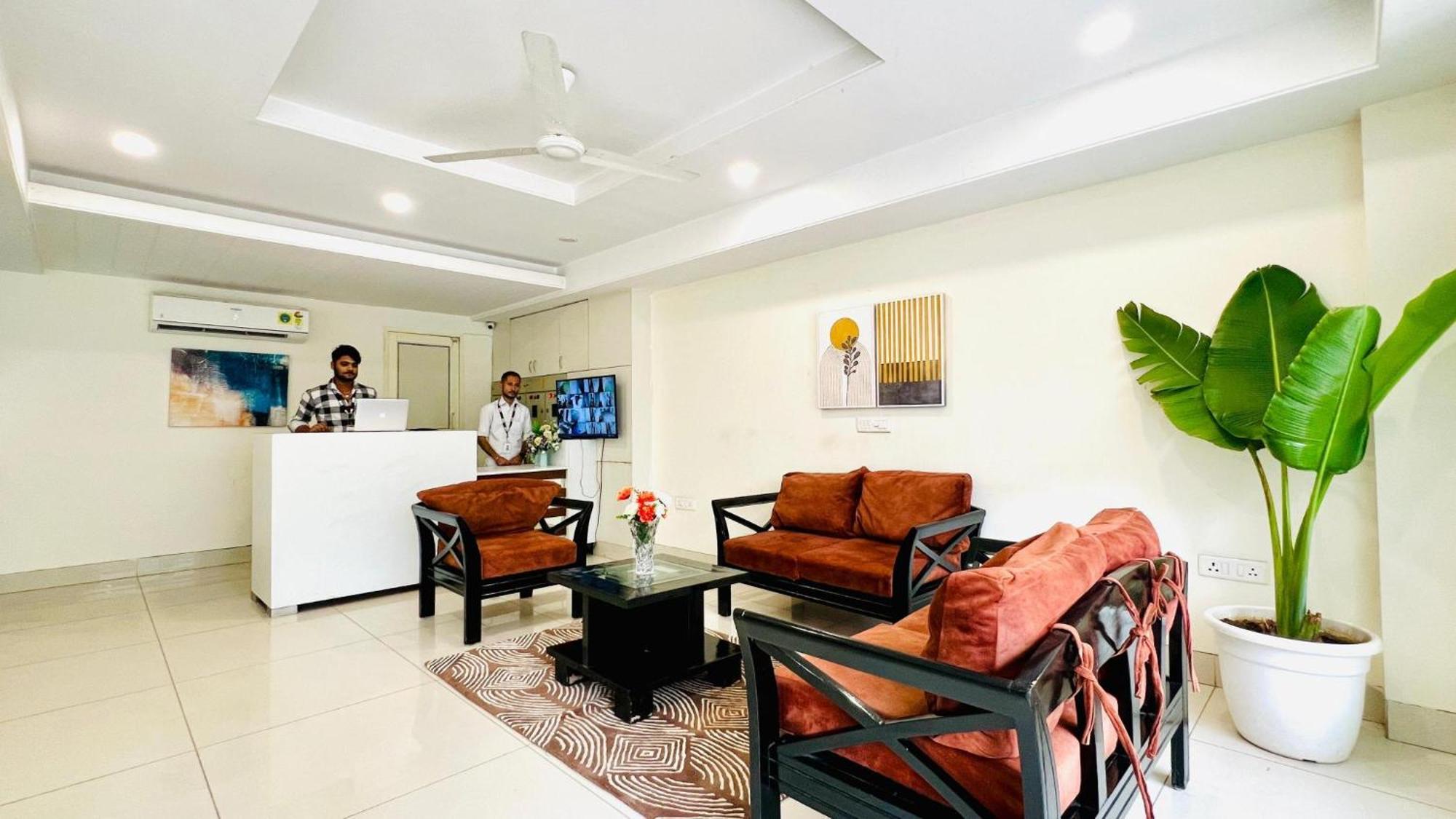 Bluo Studio1 Golf Course Road, Gym, Balcony Garden Gurgaon Bagian luar foto