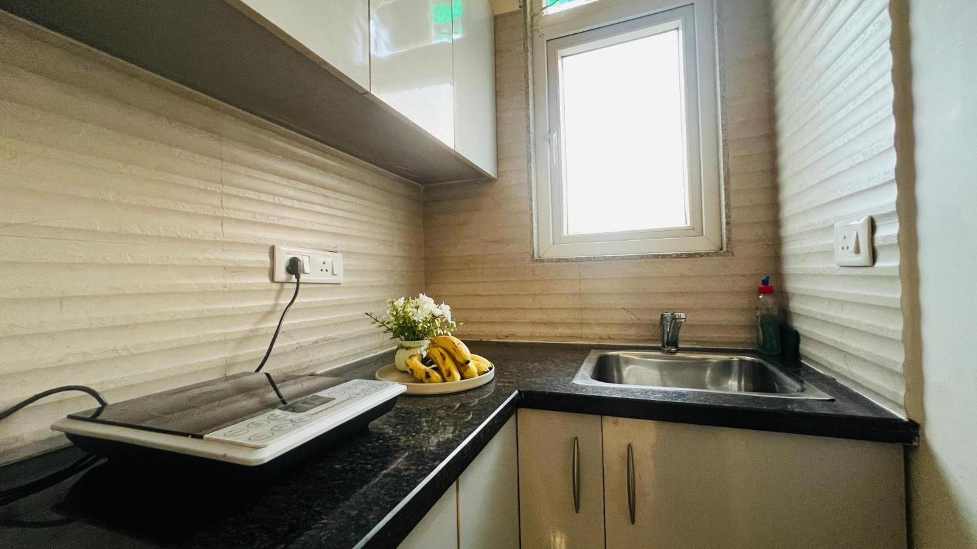Bluo Studio1 Golf Course Road, Gym, Balcony Garden Gurgaon Bagian luar foto